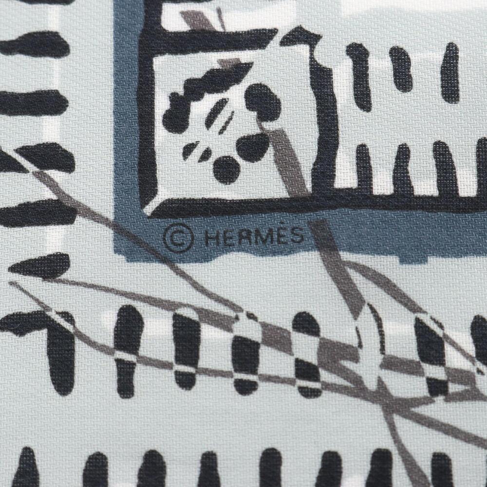 HERMES Authentic Gray Scarf - Picture 2 of 5